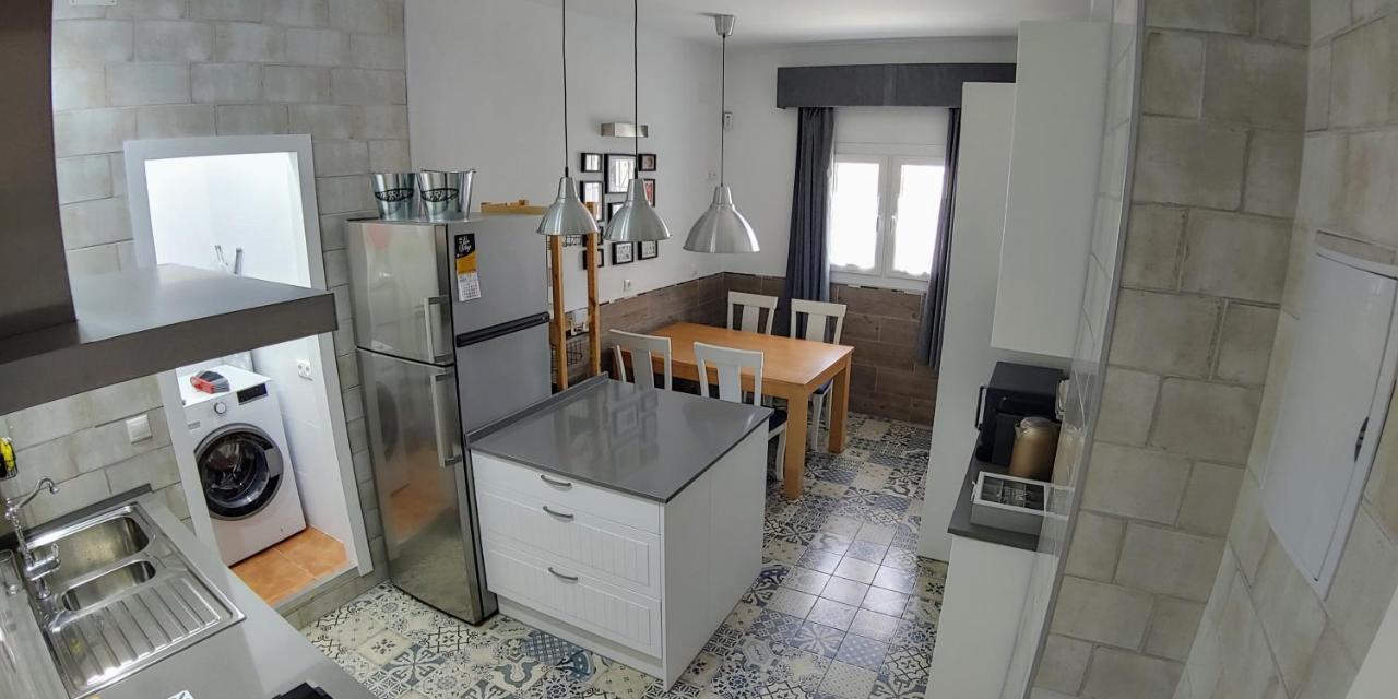 Casa Vistas A Trafalgar Solo Familias O Parejas - Parking Privado Opcional - โกนิล เด ลาฟรอนเตรา ภายนอก รูปภาพ
